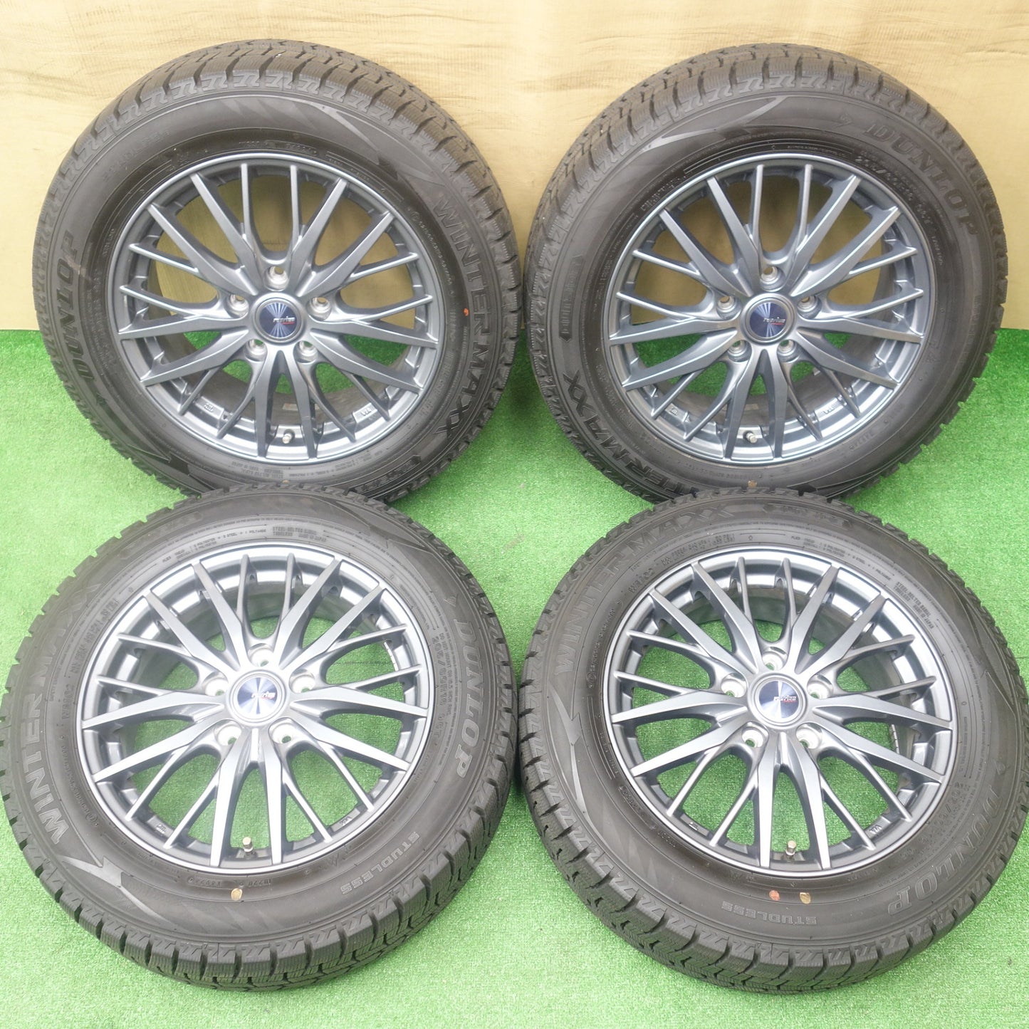 バリ溝！24年！キレイ！9.5分以上★スタッドレス 205/60R16 ダンロップ ウインターマックス WM02 ravrion RM01 ラブリオン 16インチ PCD114.3/5H★6012301KTス