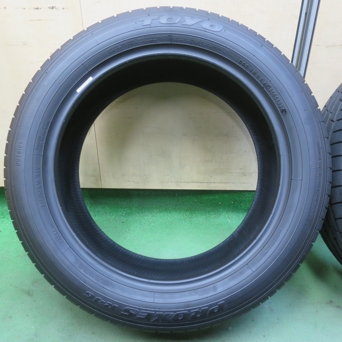 新車外し！26年◎225/55R19 トーヨー プロクセス R46 タイヤ 19インチ NX ハリアー RAV4 アルファード エクストレイル CX-5 CX-8 等◎6090903イノタ