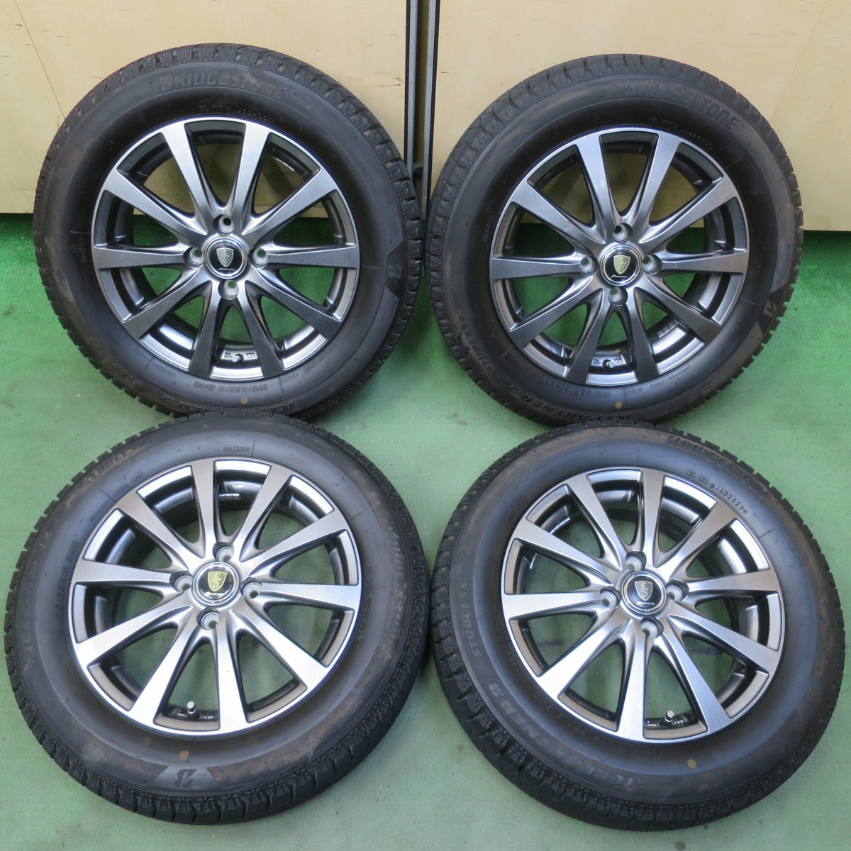 ほぼ未使用！23年！キレイ◎スタッドレス 175/65R15 ブリヂストン アイスパートナー2 MANARAY SPORT マナレイ スポーツ 15インチ PCD100/4H◎6091904イス