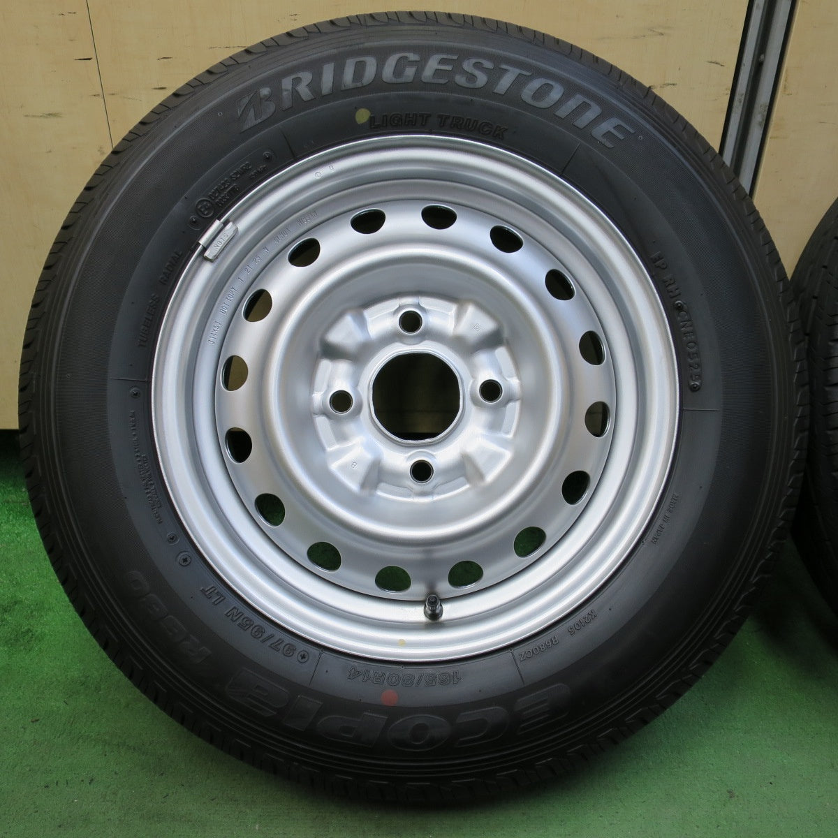ほぼ未使用！25年！キレイ★日産 NV200 バネット 純正 TOPY スチール 165/80R14 91/90N ブリヂストン エコピア R680 14インチ PCD114.3/4H★5082902イノ