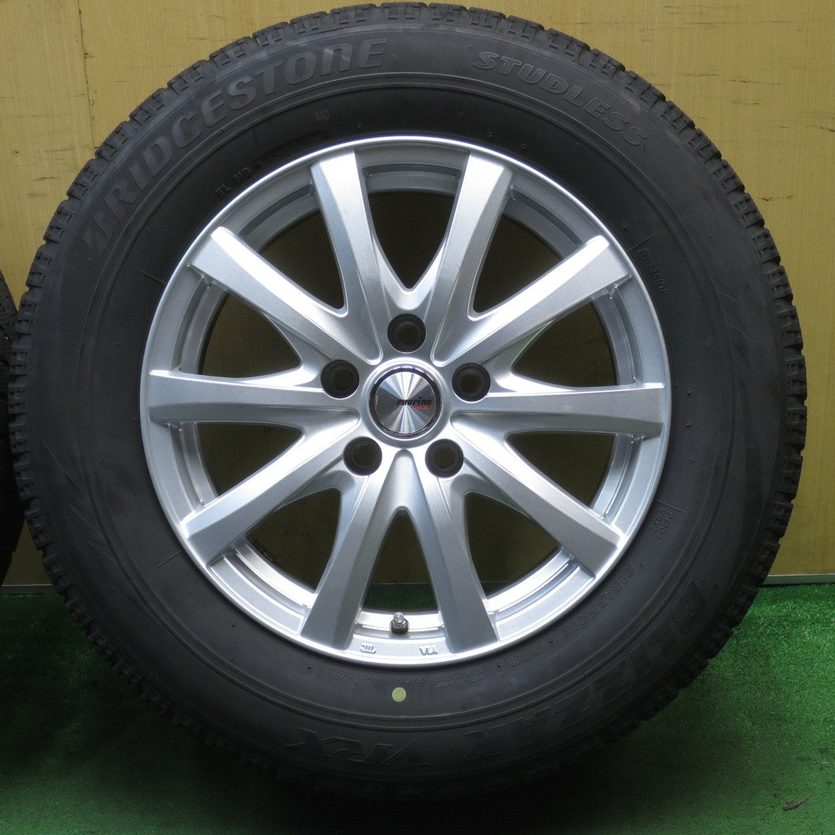 キレイ★スタッドレス 215/65R16 ブリヂストン ブリザック VRX ravrion RS01 ラブリオン 16インチ PCD114.3/5H★5070404NJス