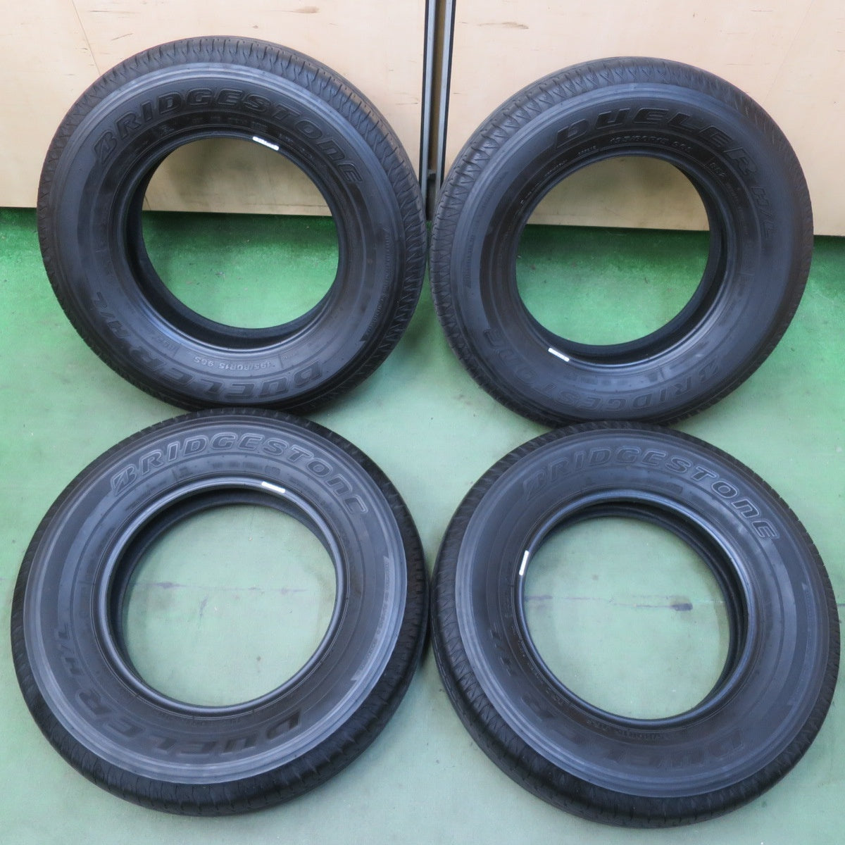 バリ溝！25年！9.5分◎195/80R15 ブリヂストン デューラー H/L 852 DUELER タイヤ 15インチ ジムニーシエラ ジムニーノマド 等◎6100701イノタ