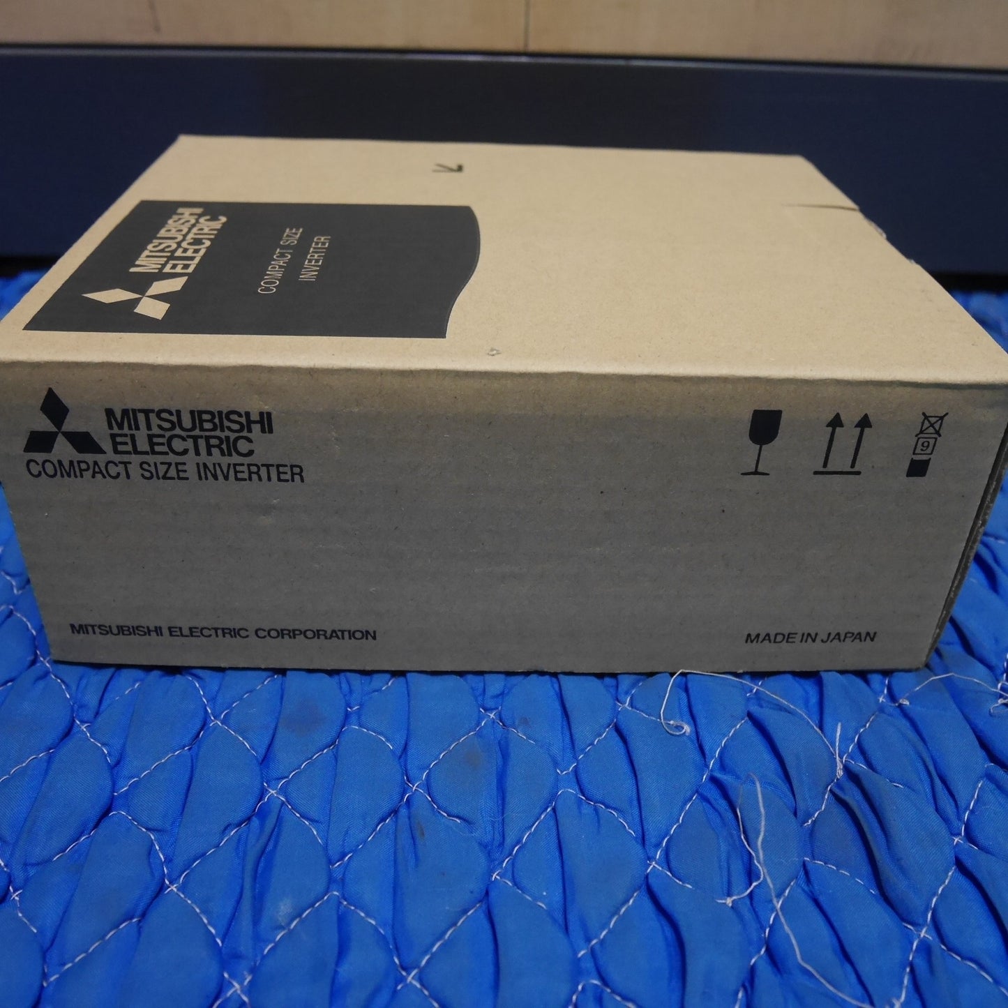 ●複数在庫有●[送料無料] 未使用☆三菱 インバーター FR-D720-0.4K コンパクト サイズ 小型 小形 MITSUBISHI 200V☆