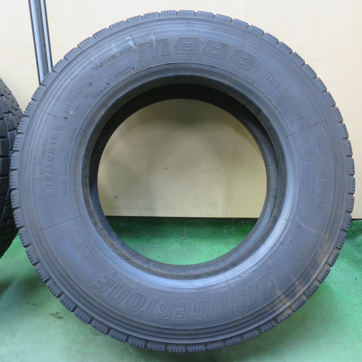 バリ溝！25年！9.5分★トラック タイヤ 245/70R19.5 136/134J ブリヂストン M888 ミックス オールシーズン 19.5インチ★6073004イスタ