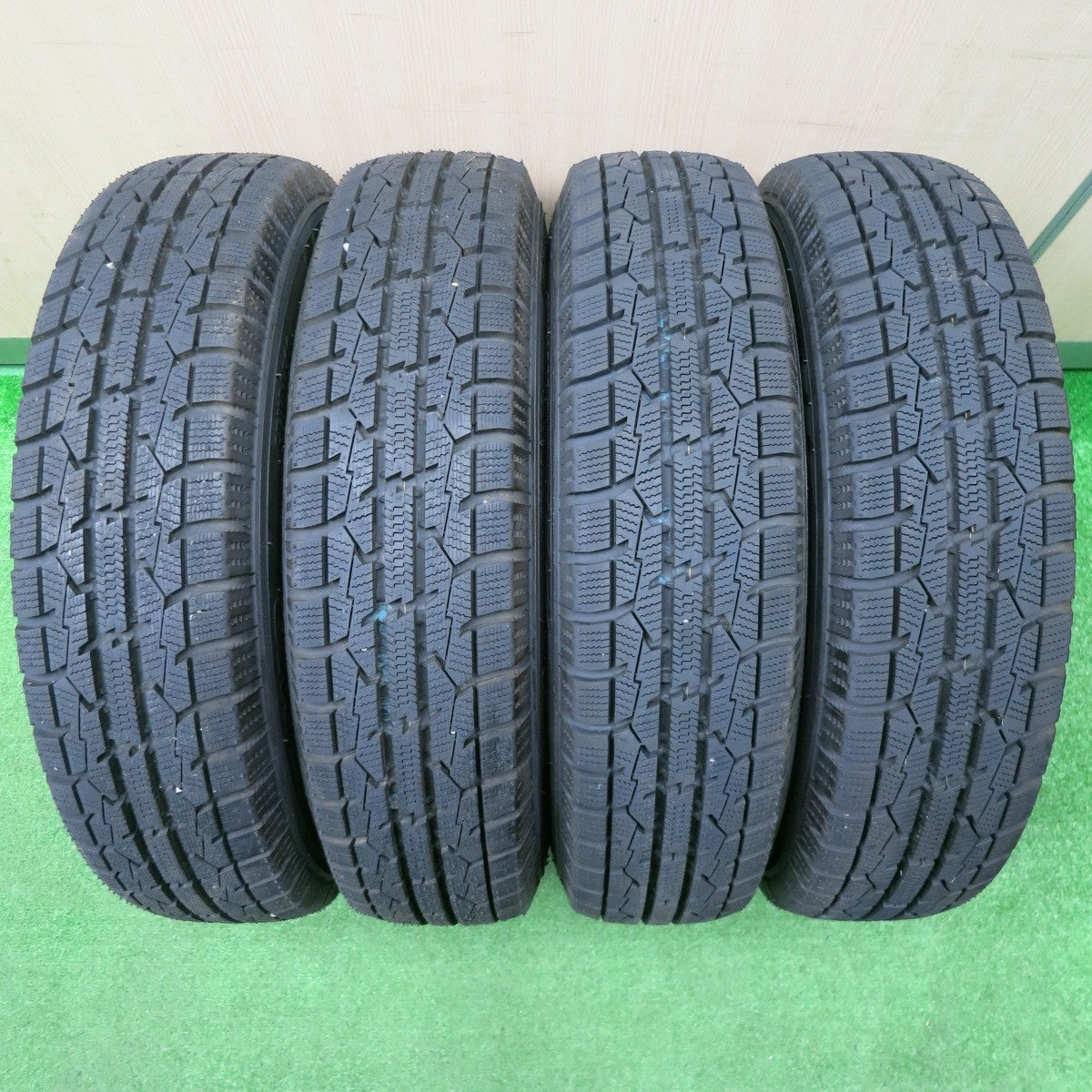 [送料無料] 超バリ溝！22年！キレイ！ほぼ10分★スタッドレス 145/80R13 トーヨー オブザーブ ガリット GIZ ravrion RM01 ラブリオン 13インチ PCD100/4H★5010201NJス