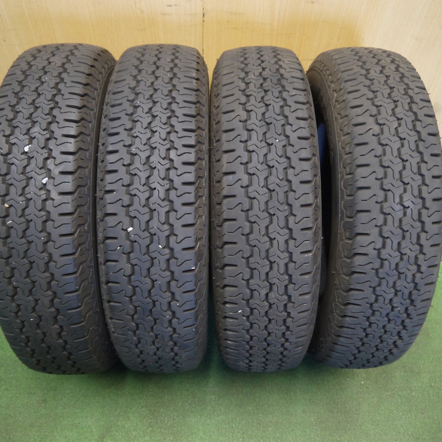 バリ溝！24年！9.5分★145R12 6PR ヨコハマ SUPER VAN 355 タイヤ 12インチ 軽 トラック 軽 バン ハイゼット 等★6061511Hノタ