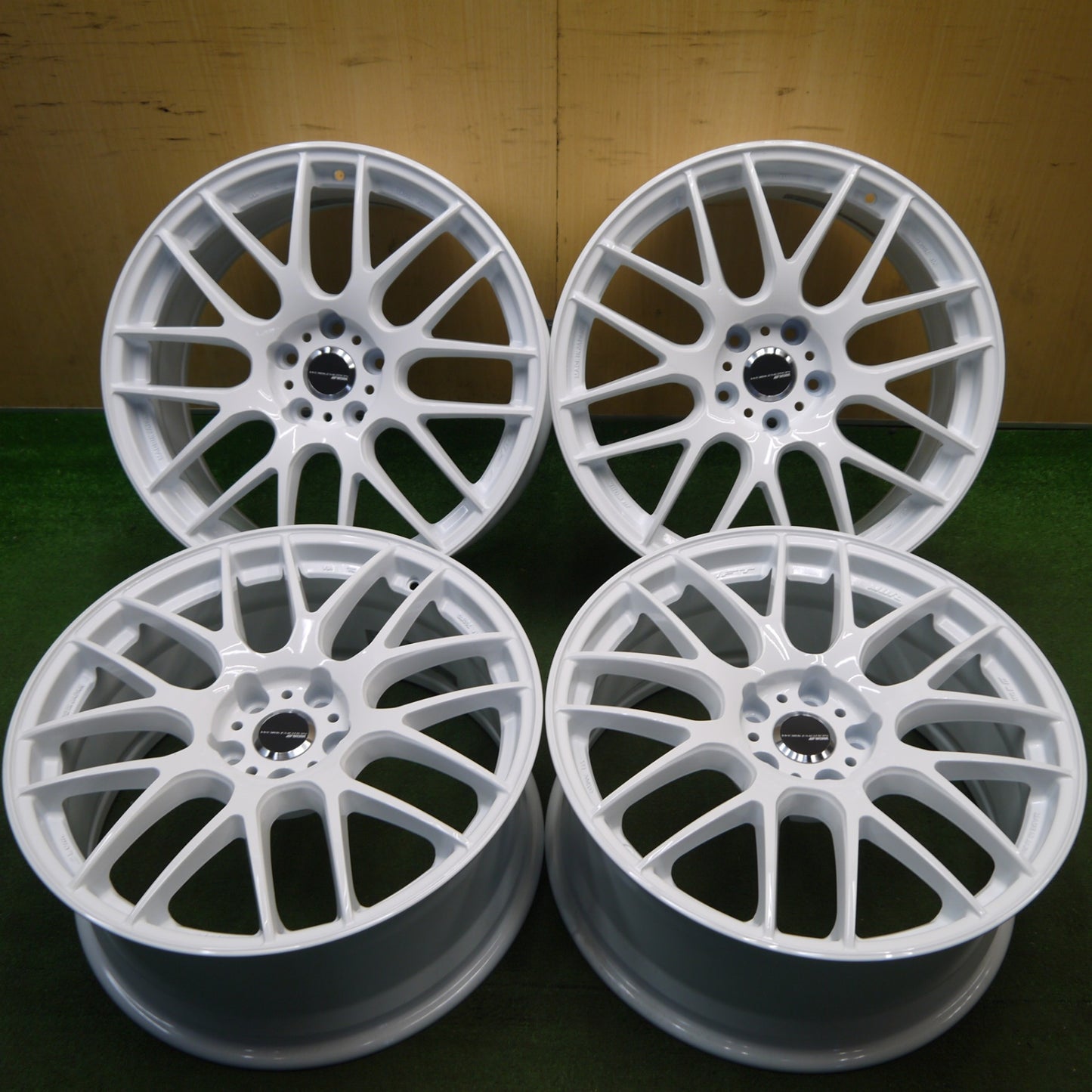 未使用！付属品付き★WORK EMT-M8R 19インチ ホイール ワーク 19×8.5J PCD114.3/5H★6032413Hホ
