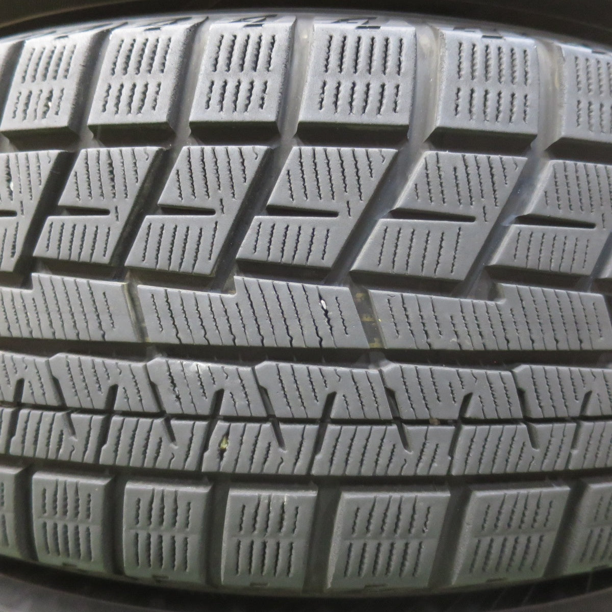 バリ溝！22年！キレイ！9分★スタッドレス 215/65R16 ヨコハマ アイスガード iG60 LEBEN レーベン 16インチ PCD114.3/5H★5122005イス