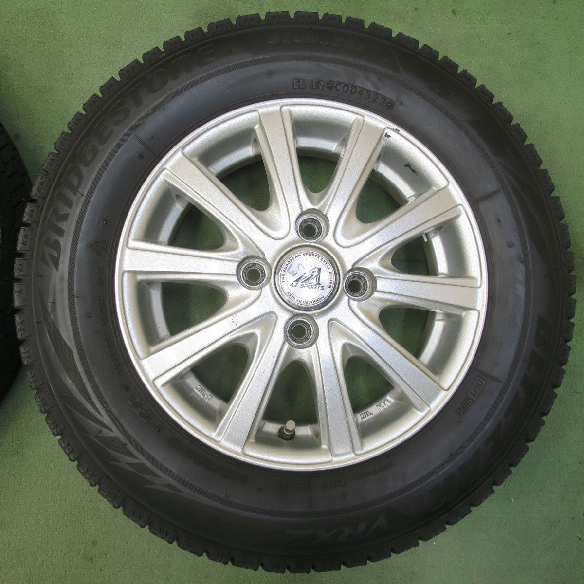 バリ溝！23年！8.5分◎スタッドレス 145/80R13 ブリヂストン ブリザック VRX2 AZ SPORTS AZスポーツ 13インチ PCD100/4H◎6080704イス