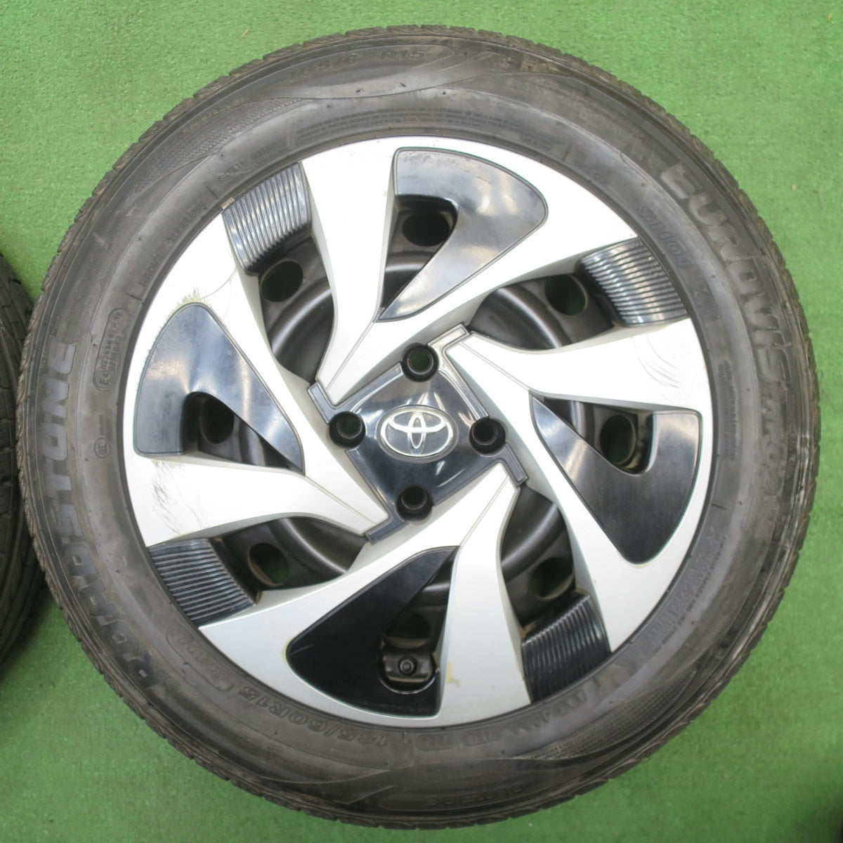 バリ溝！23年！9.5分★トヨタ アクア 純正 スチール 185/60R15 ロードストーン EUROVIS HP02 15インチ PCD100/4H★6013002NJノ