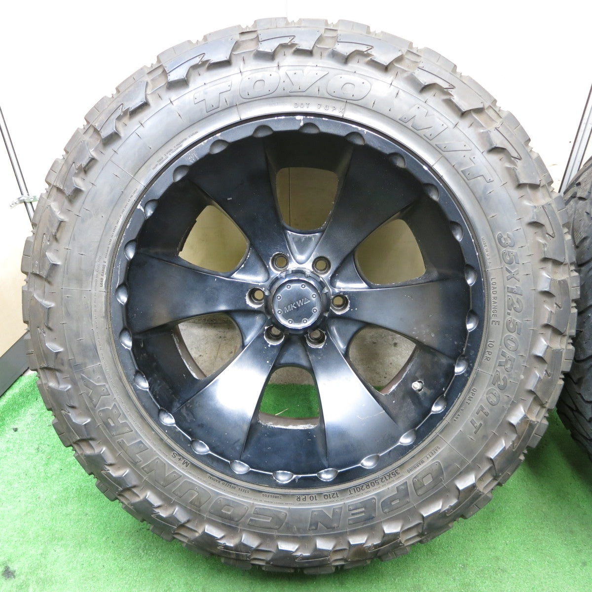 バリ溝！22年！9.5分★MKW M-19 35×12.50R20 コンフォーサー CF3000 トーヨー M/T オープンカントリー 20インチ PCD139.7/6H★5091001ナノ