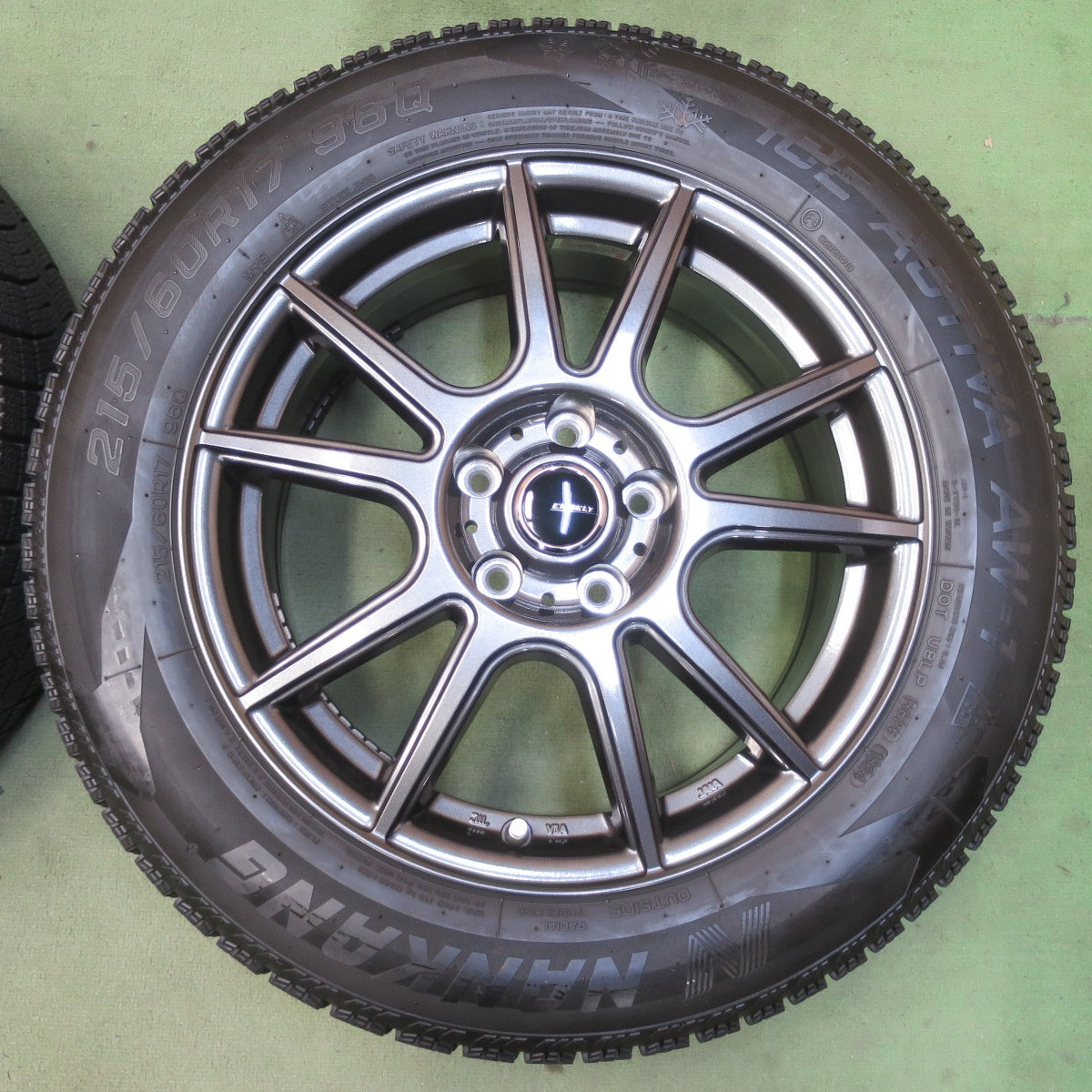 バリ溝！24年！キレイ！ほぼ10分◎スタッドレス 215/60R17 ナンカン アイス アクティバ AW-1 EMBELY エンベリー 17インチ PCD114.3/5H◎6081601イス