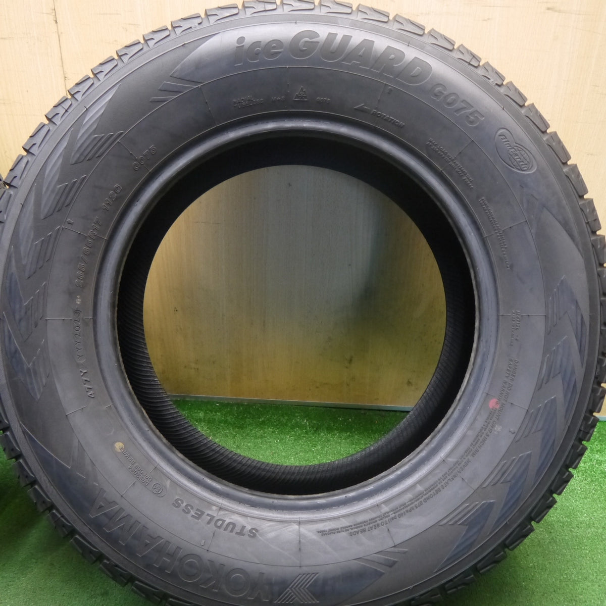 バリ溝！23年！8.5分◎スタッドレス 265/65R17 ヨコハマ アイスガード G075 タイヤ 17インチ ランクル プラド ハイラックス 等◎6100506Hスタ