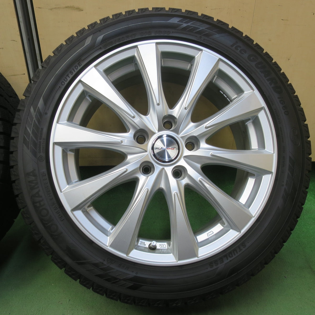 バリ溝！22年！キレイ！ほぼ10分◎スタッドレス 215/50R17 ヨコハマ アイスガード iG60 JOKER ジョーカー 17インチ PCD114.3/5H◎6062005イス