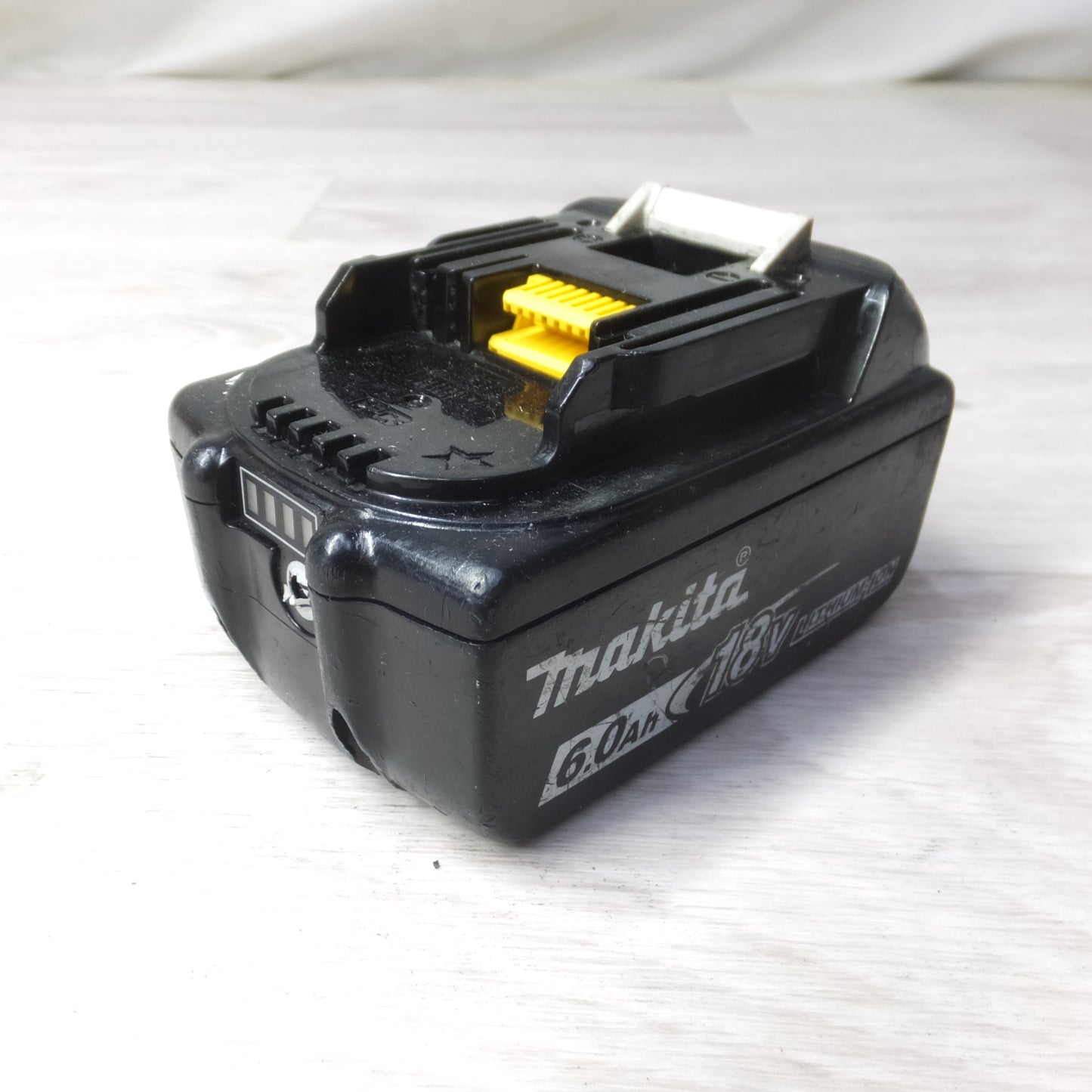 [送料無料] ◆makita マキタ Li-on リチウムイオンバッテリー BL1860B DC18V 6.0Ah 108Wh 雪マーク 電動工具(1)◆