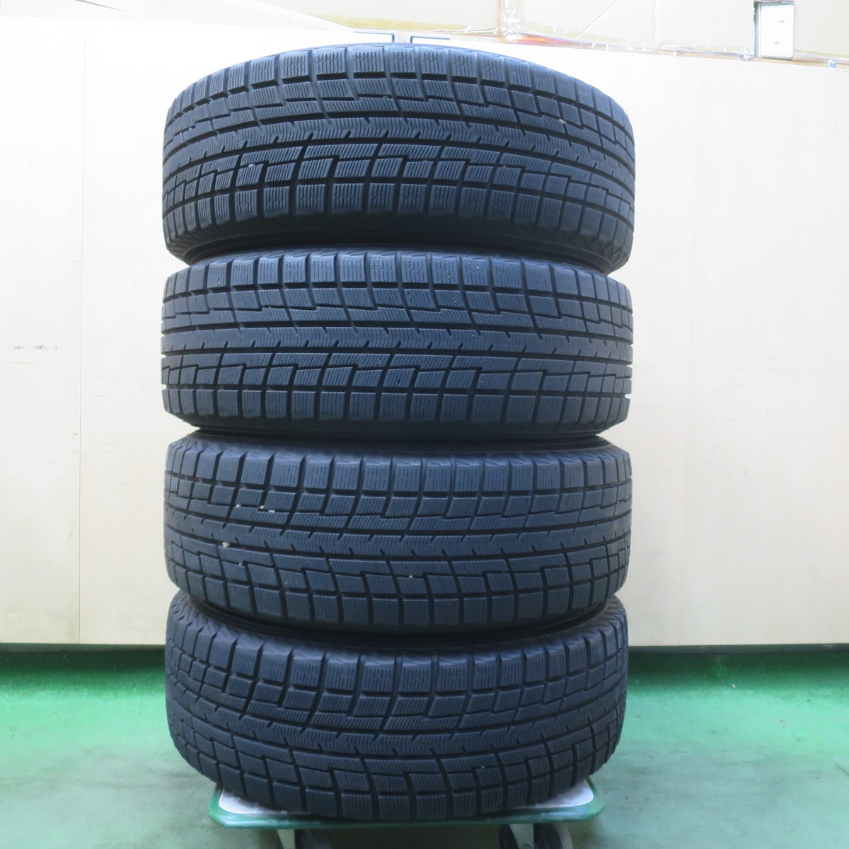 バリ溝！25年！ほぼ10分★トヨタ プリウスα 純正 205/60R16 スタッドレス ヨコハマ アイスガード iG52C 16インチ PCD114.3/5H★6060406イス