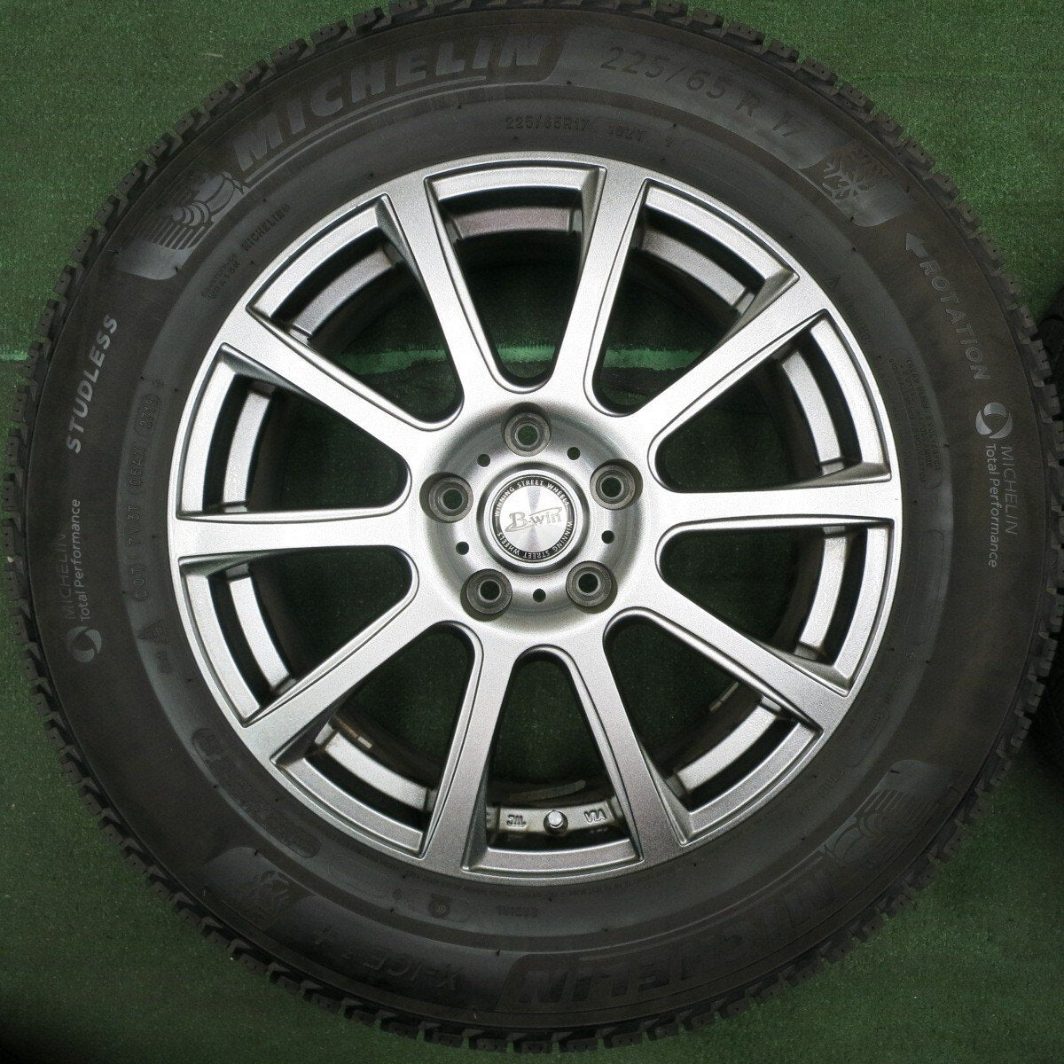 バリ溝！キレイ！9分★スタッドレス 225/65R17 ミシュラン X-ICE3+ B-win 17インチ PCD114.3/5H★4042102NJス