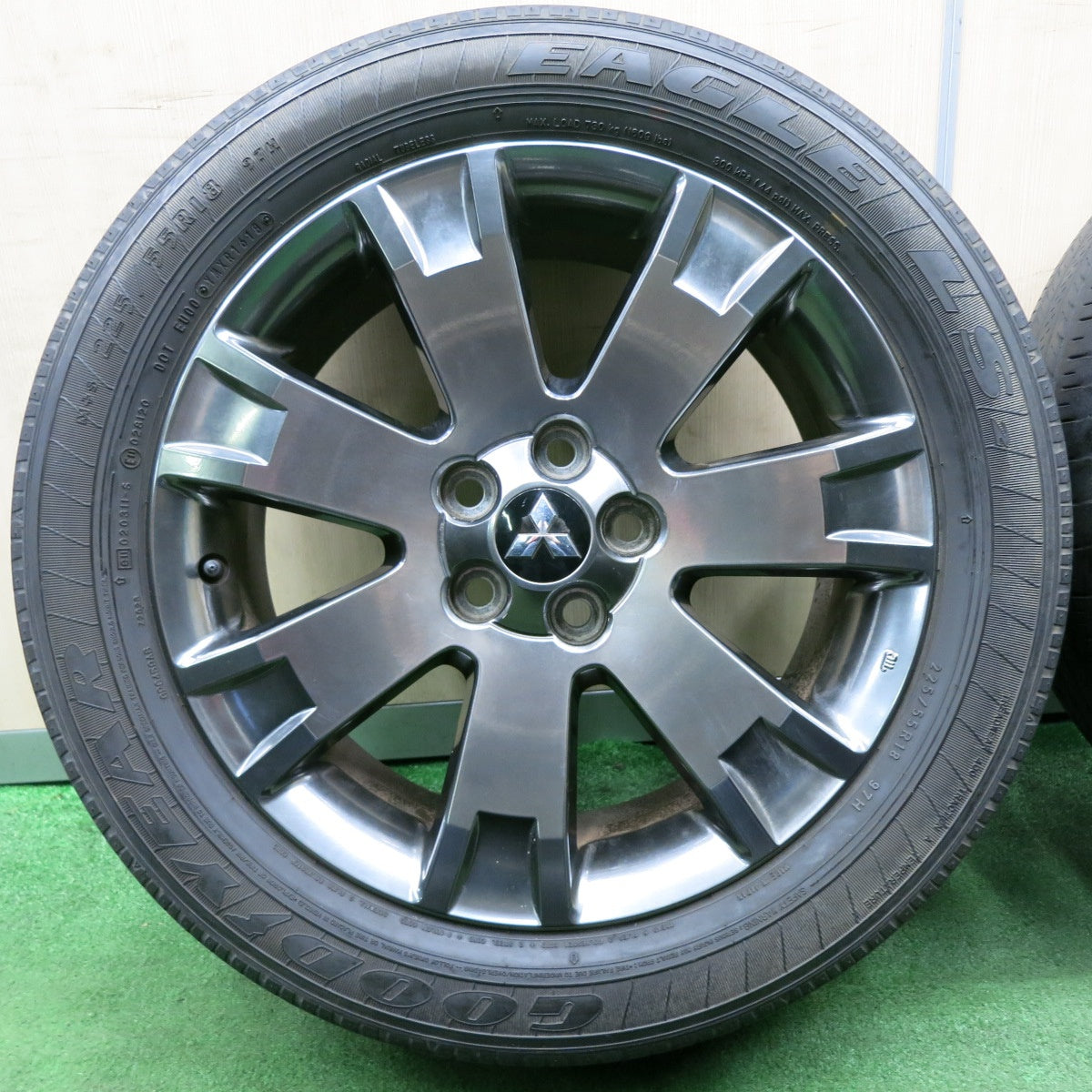 *送料無料* キレイ★三菱 デリカ D:5 純正 225/55R18 グッドイヤー イーグル LS2 18インチ D5 PCD114.3/5H★4052401NJノ