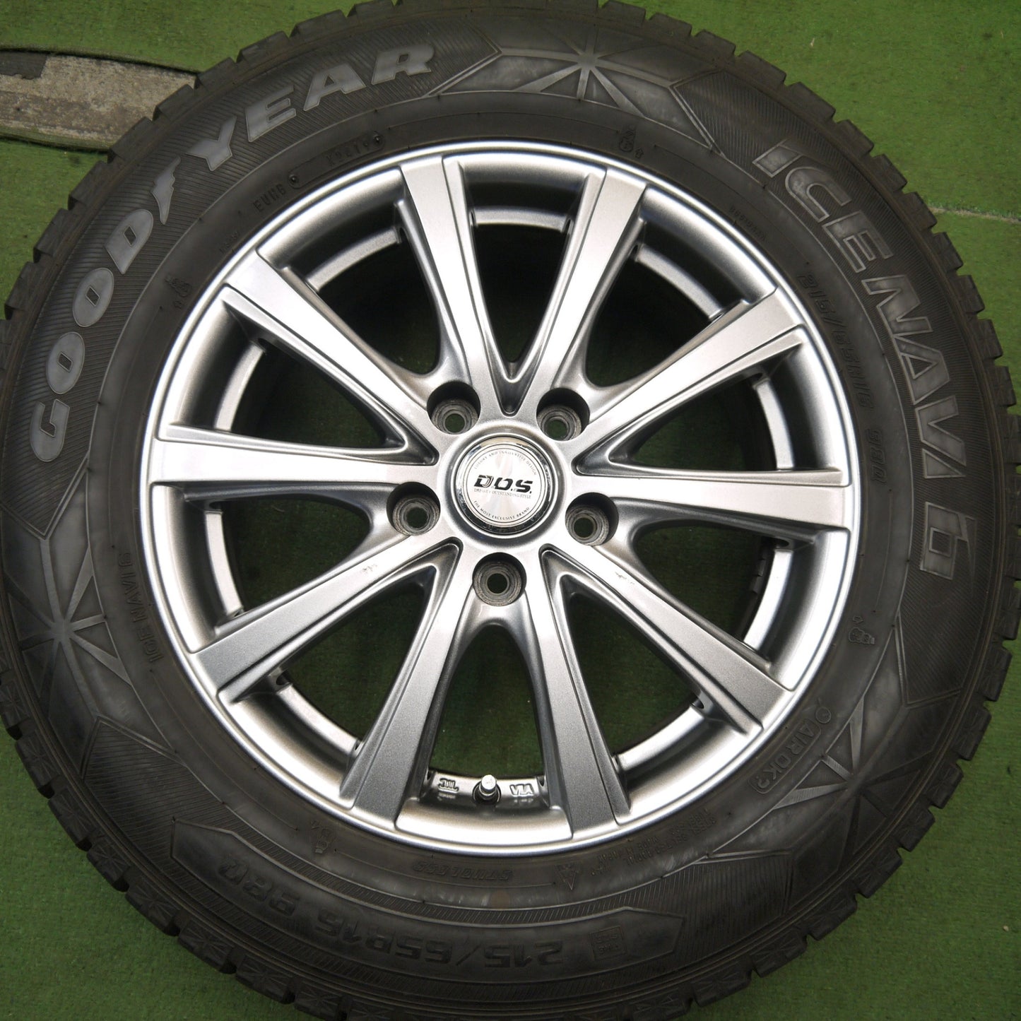 バリ溝！キレイ！9分★スタッドレス 215/65R16 グッドイヤー アイスナビ6 D.O.S. DOS 17インチ PCD114.3/5H★5082003Hス