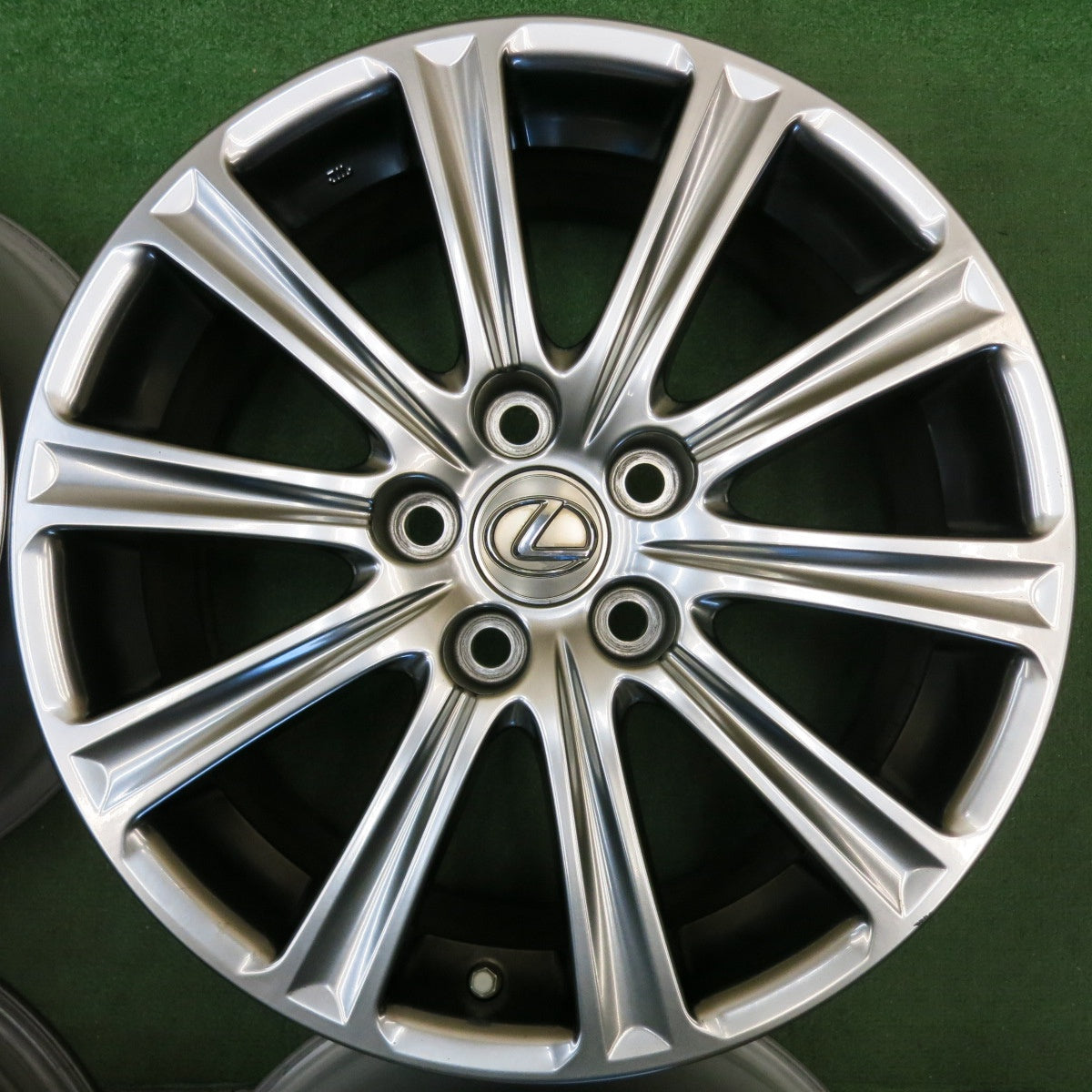 センサー付き！キレイ◎レクサス NX 純正 ホイール 17インチ 17×7J PCD114.3/5H◎6082204HAホ