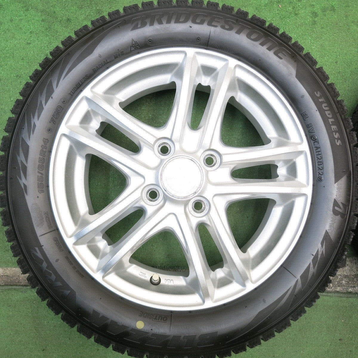 バリ溝！22年！キレイ！ほぼ10分★スタッドレス 155/65R14 ブリヂストン ブリザック VRX2 Linz 14インチ PCD100/4H★5081006HAス