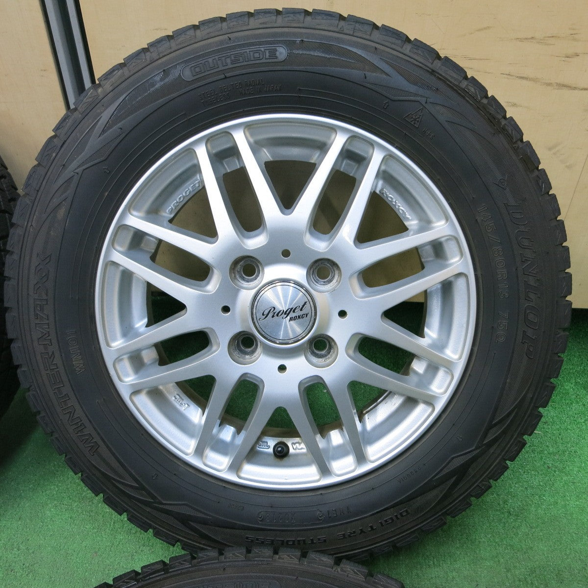 [送料無料] バリ溝！8.5分★スタッドレス 145/80R13 ダンロップ ウインターマックス WM01 Proget ROXCY 13インチ PCD100/4H★4110812SYス