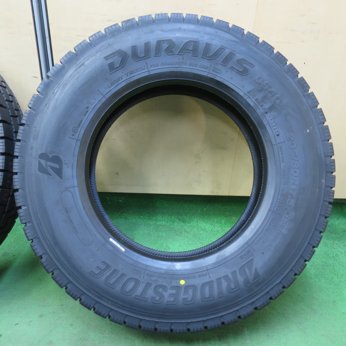未使用！25年★トラック タイヤ 205/80R17.5 120/118N ブリヂストン デュラビス G640 DURAVIS 17.5インチ★5063006イノタ