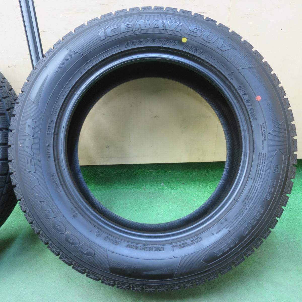 バリ溝！9.5分以上★スタッドレス 225/65R17 グッドイヤー アイスナビ SUV タイヤ 17インチ ハリアー RAV4 CX-5 CX-8 等★5110807イスタ
