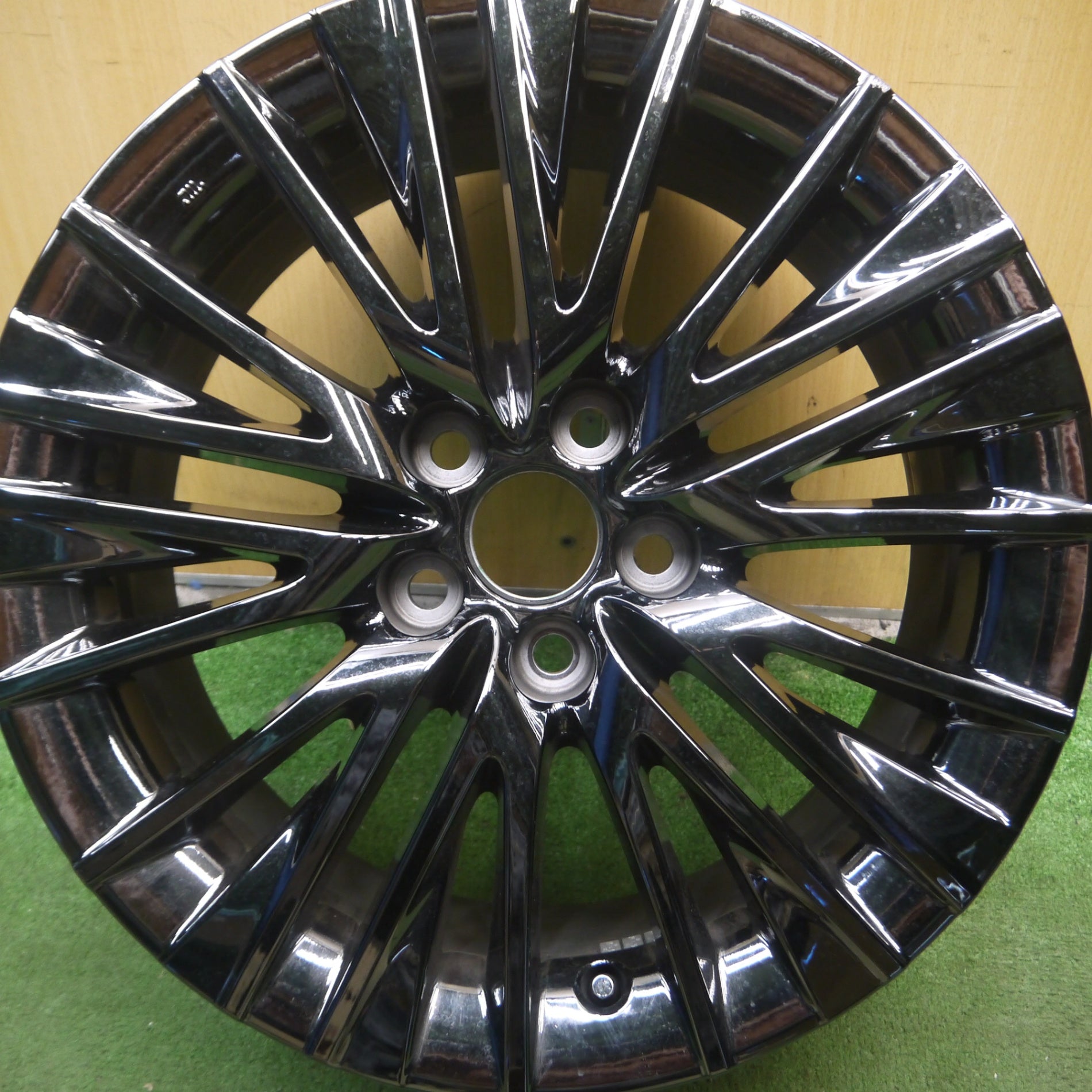 クラウン　220系　？　18インチ　ホイール　1本　ジャンク品 翌日無料発送 クラウン 純正 220 RS 後期 アルミホイール 1本 18