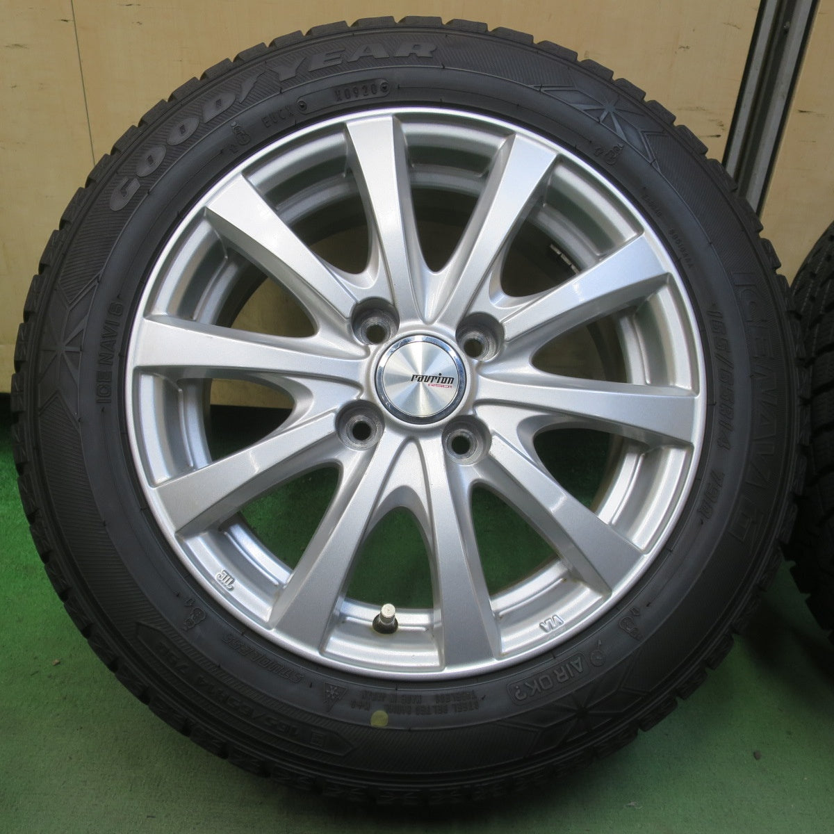 バリ溝！9.5分以上◎スタッドレス 165/65R14 グッドイヤー アイスナビ6 ravrion RS01 ラブリオン 14インチ PCD100/4H◎6100910イス