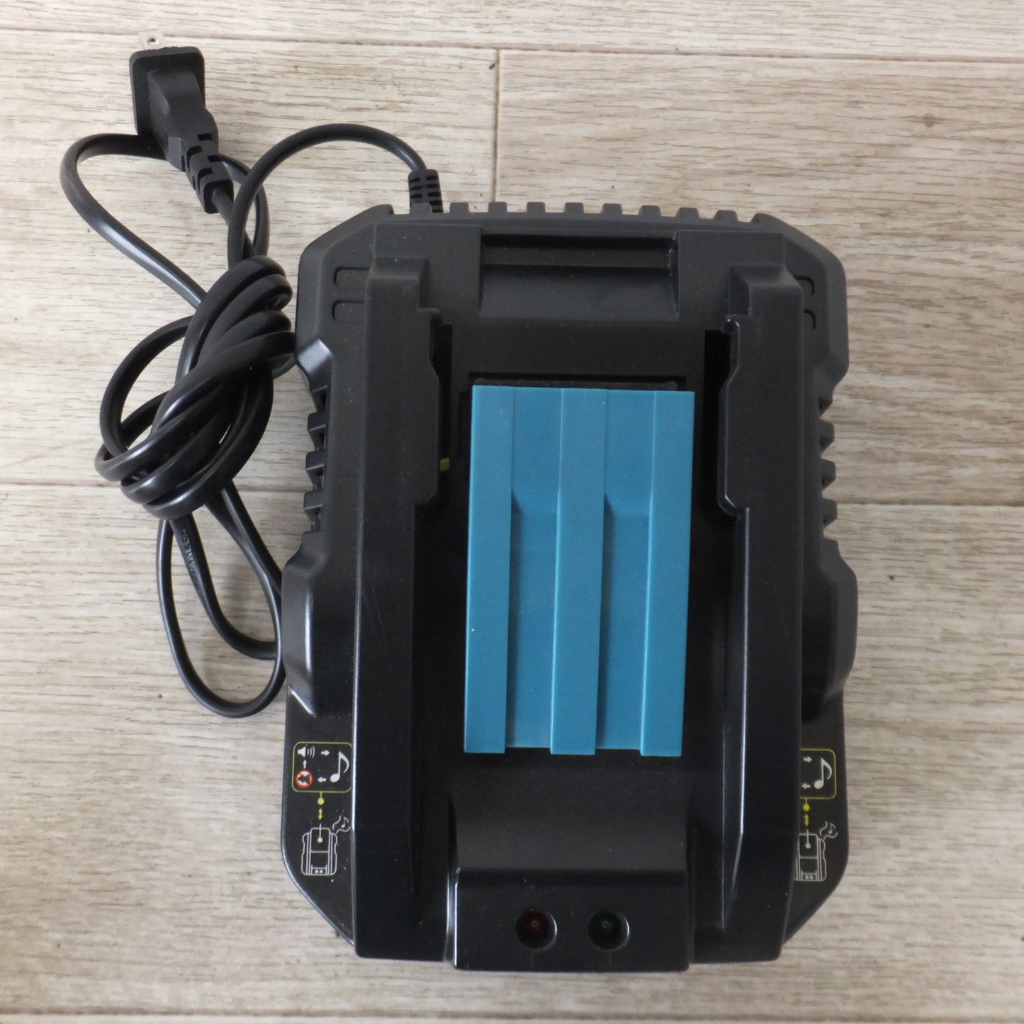 [送料無料] ★マキタ makita 充電式インパクトドライバ TD162D　互換バッテリ BL1460 2個　DC18RC互換充電器 HYC01　セット★