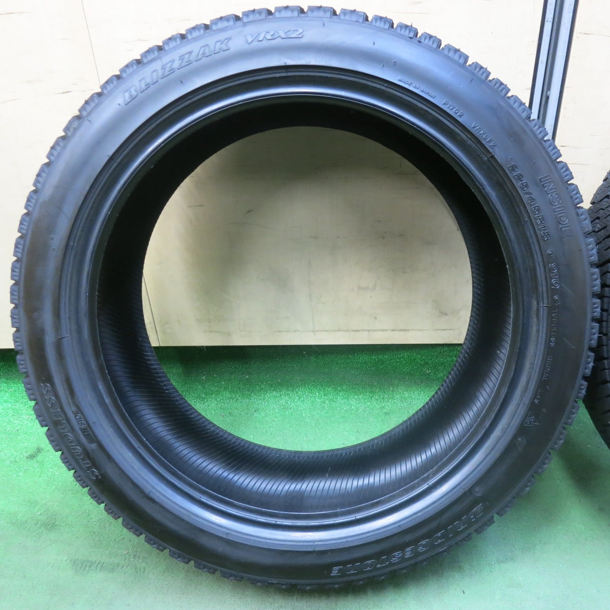 ほぼ未使用！24年★スタッドレス 225/45R18 ブリヂストン ブリザック VRX2 タイヤ 18インチ レガシィ レヴォーグ アテンザ フォレスター 等★5110704SKスタ