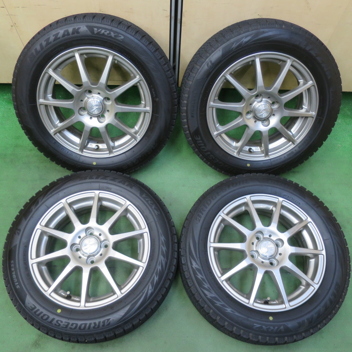 4本価格！22年★スタッドレス 175/65R15 ブリヂストン ブリザック VRX2 STRANGER ストレンジャー 15インチ PCD100/4H★5080405イス