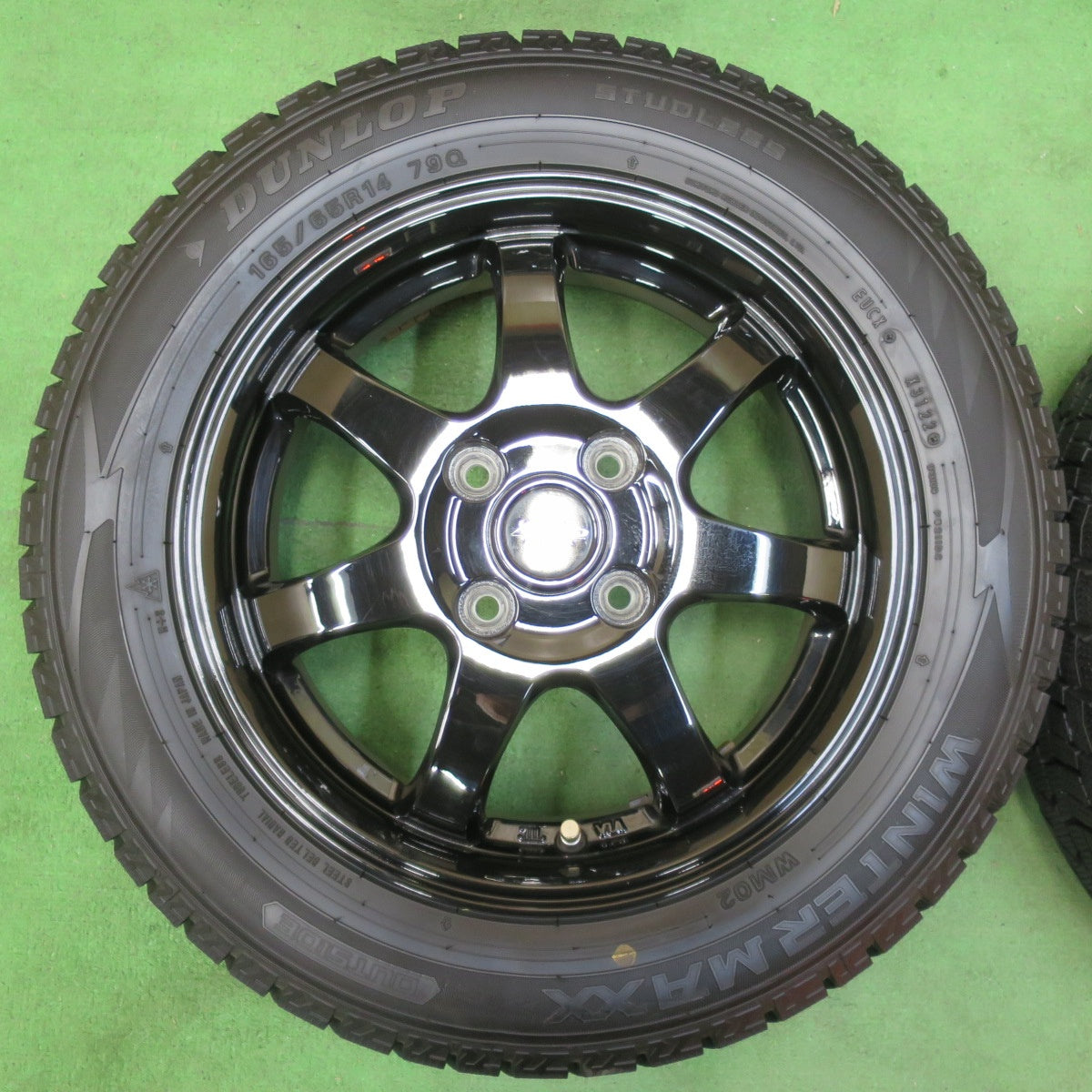 [送料無料] バリ溝！22年！綺麗！9.5分以上★スタッドレス X CROSS SPEED 165/65R14 ダンロップ ウインターマックス WM02 PREMIUM ソリオ ハスラー 等 PCD100/4H★5011306イス