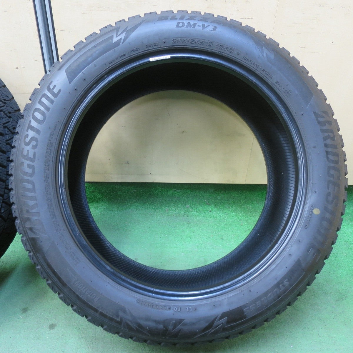 バリ溝！9分◎スタッドレス 235/55R19 255/50R19 ブリヂストン ブリザック DM-V3 タイヤ 19インチ ベンツ GLC ポルシェ マカン 等◎6010707イスタ