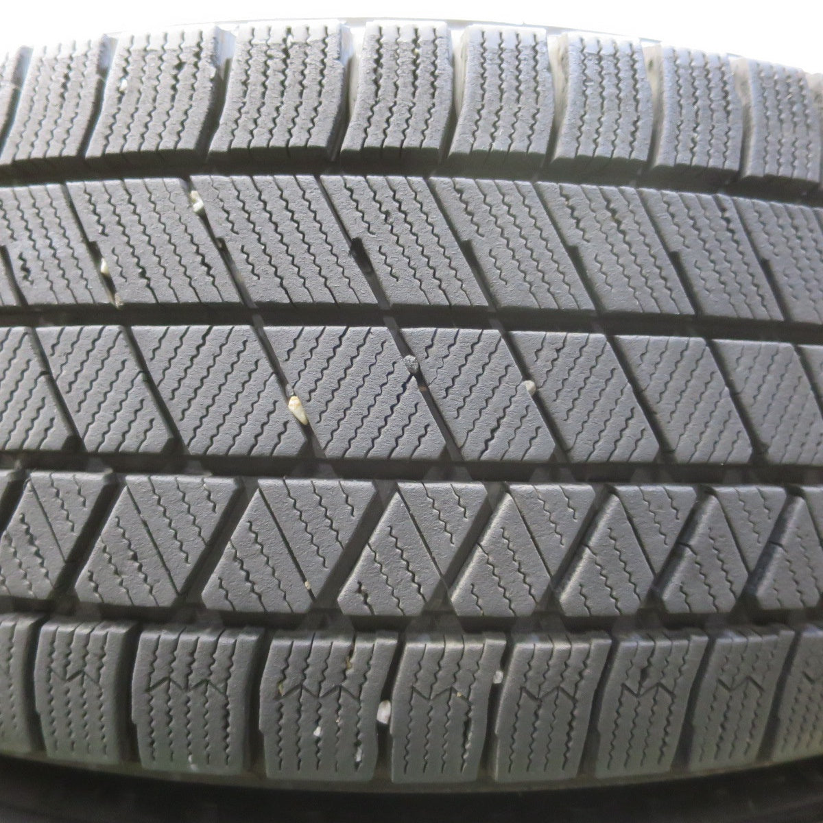 バリ溝！キレイ！9.5分★スタッドレス 205/65R16 ブリヂストン ブリザック VRX3 TOPRUN トップラン 16インチ PCD114.3/5H★6050803イス