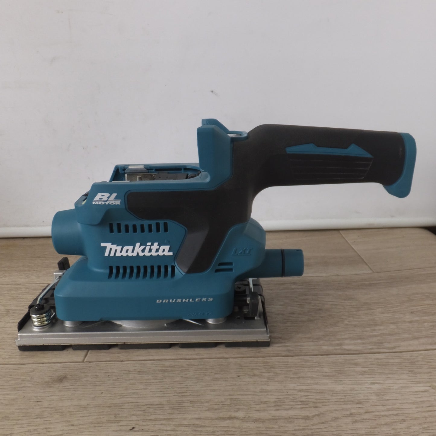 [送料無料] 美品★マキタ makita 充電式仕上サンダ BO380DRG 18V★