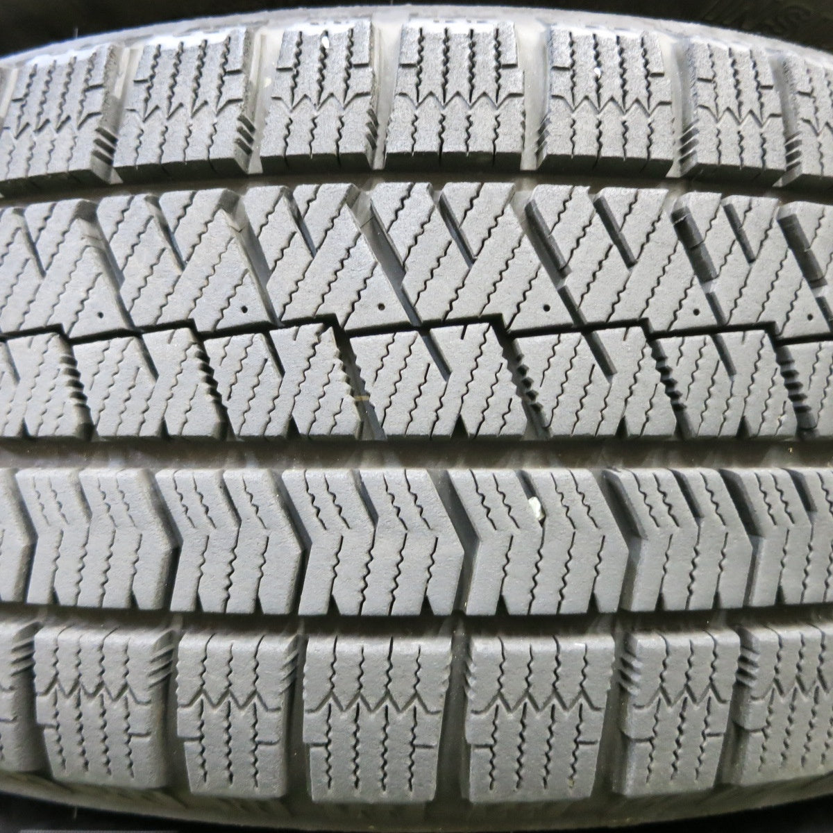 *送料無料* バリ溝！21年！キレイ！9.5分★スタッドレス 205/60R16 ブリヂストン ブリザック VRX2 TEAD テッド 16インチ PCD114.3/5H★4041102イス