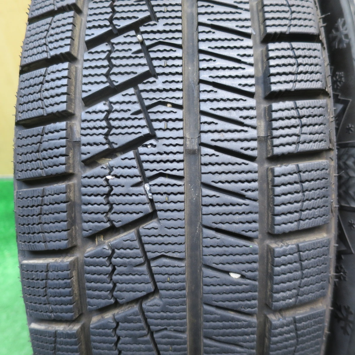 バリ溝！23年！キレイ！9.5分★プリウス 等 LOXARNY SPORT RS-10 195/65R15 スタッドレス ネクセン ウィンガード ice2 ロクサーニ スポーツ 15インチ PCD100/5H★5111903NJス
