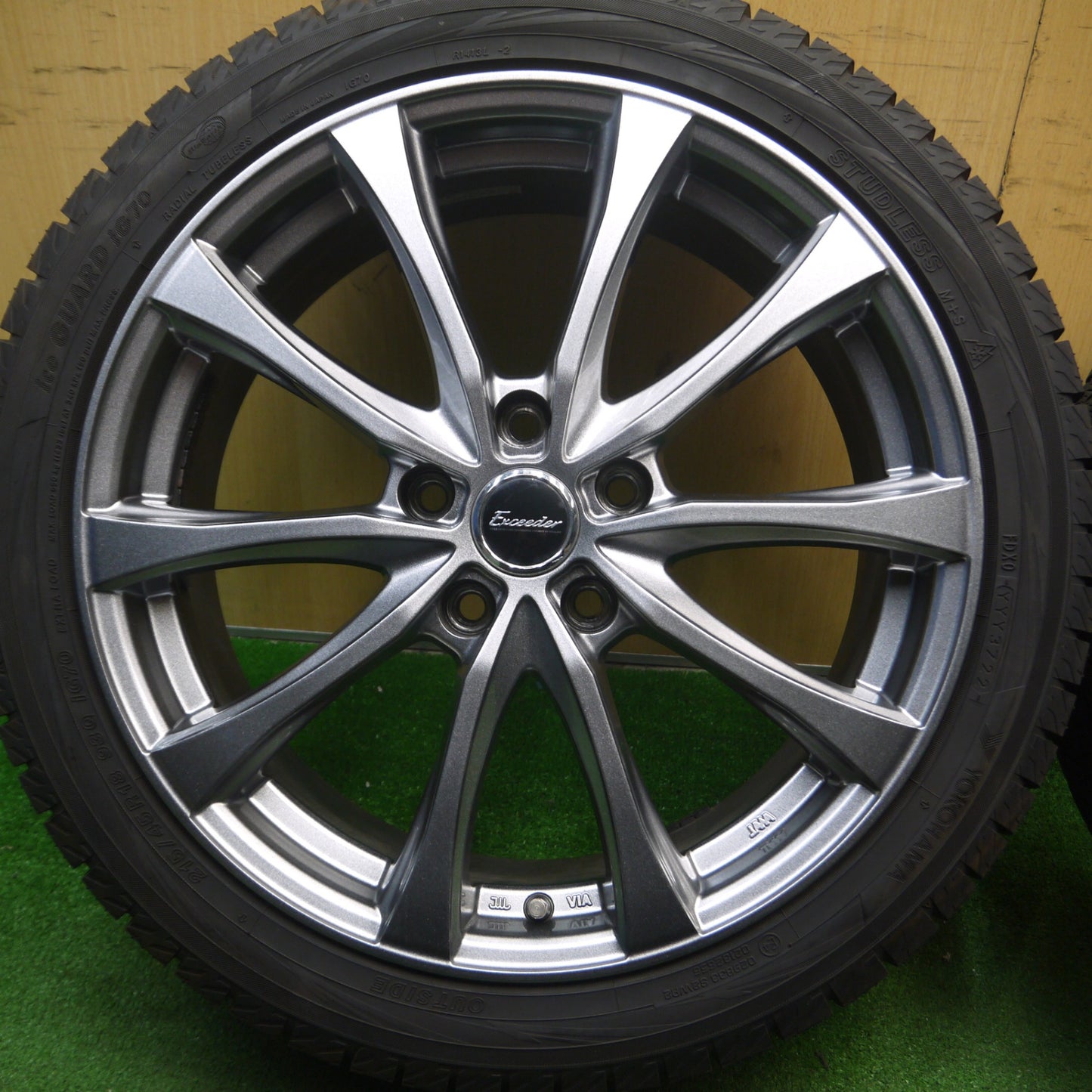 [送料無料] 超バリ溝！23年！キレイ！ほぼ10分★スタッドレス 215/45R18 ヨコハマ アイスガード iG70 Exceeder エクシーダー 18インチ PCD114.3/5H★5022604Hス