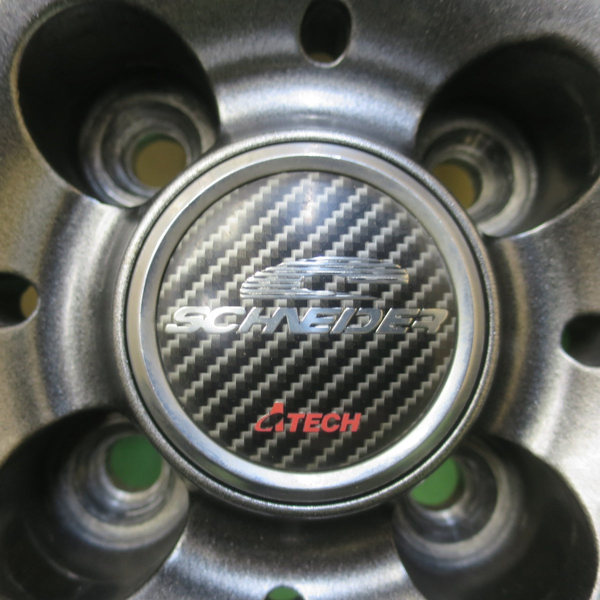 バリ溝！24年！キレイ！9.5分以上◎スタッドレス 185/65R15 ヨコハマ アイスガード iG52C SCHNEIDER シュナイダー 15インチ PCD100/4H◎6072605イス