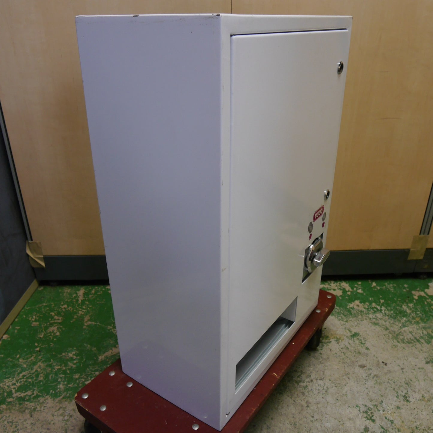 [送料無料] ☆手動式 自動 販売機 トレカ BOX トレーディング カード ボックス 自販機 ガチャ ガチャ メーカー 型式 不明 ジャンク品③☆