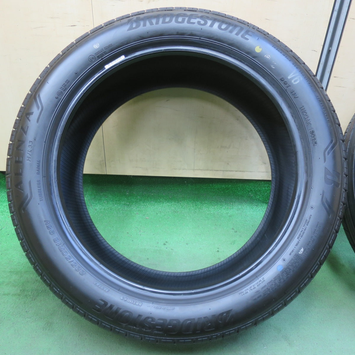 新車外し！25年★225/50R18 ブリヂストン アレンザ H/L 33 タイヤ 18インチ ヴェゼル HR-V C-HR カローラクロス アウトバック 等★5111415イノタ