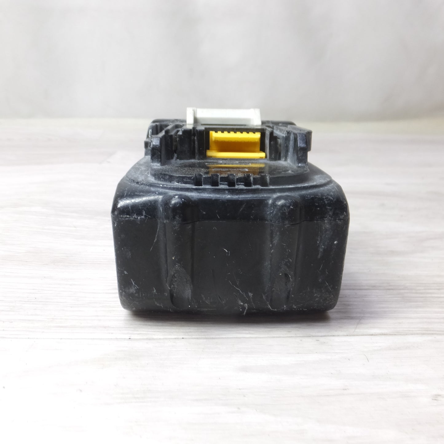 [送料無料] ◆makita マキタ Li-on リチウムイオンバッテリー BL1440 DC14.4V 4.0Ah 58Wh 電動工具◆