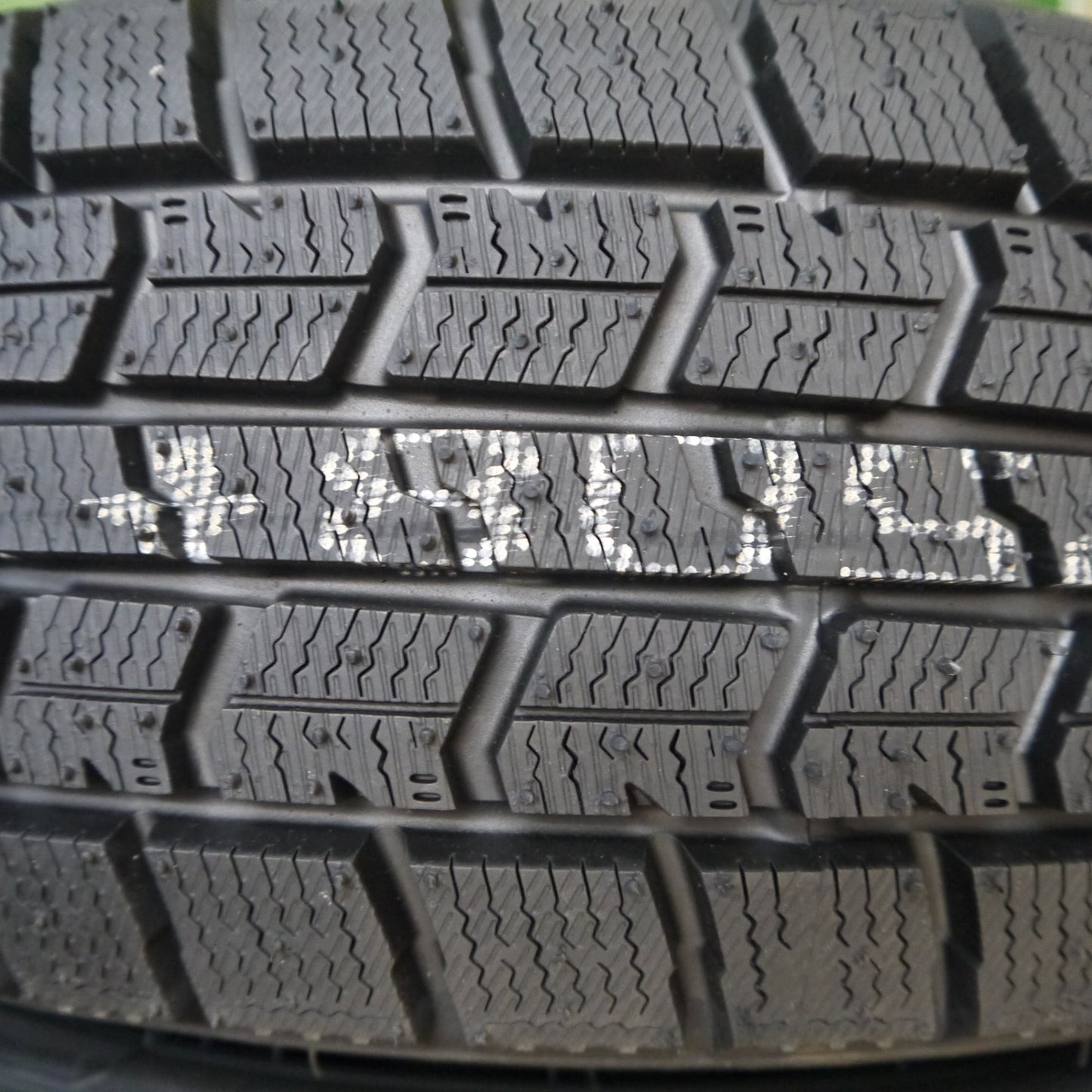 未使用！23年★スタッドレス 165/55R14 グッドイヤー アイスナビ7 タイヤ 14インチ ルークス ゼスト ライフ ワゴンR 等★6032408Hスタ