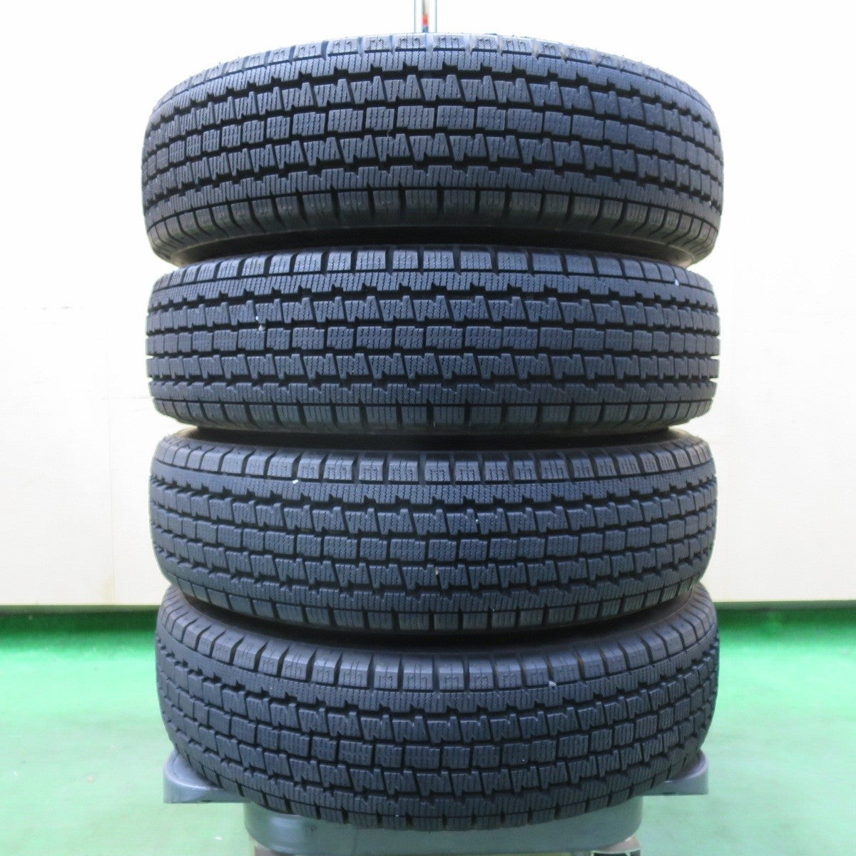 バリ溝！23年！キレイ！9.5分★スタッドレス 145/80R12 80/78N ブリヂストン W300 TOPY スチール 12インチ PCD100/4H★5033105イス