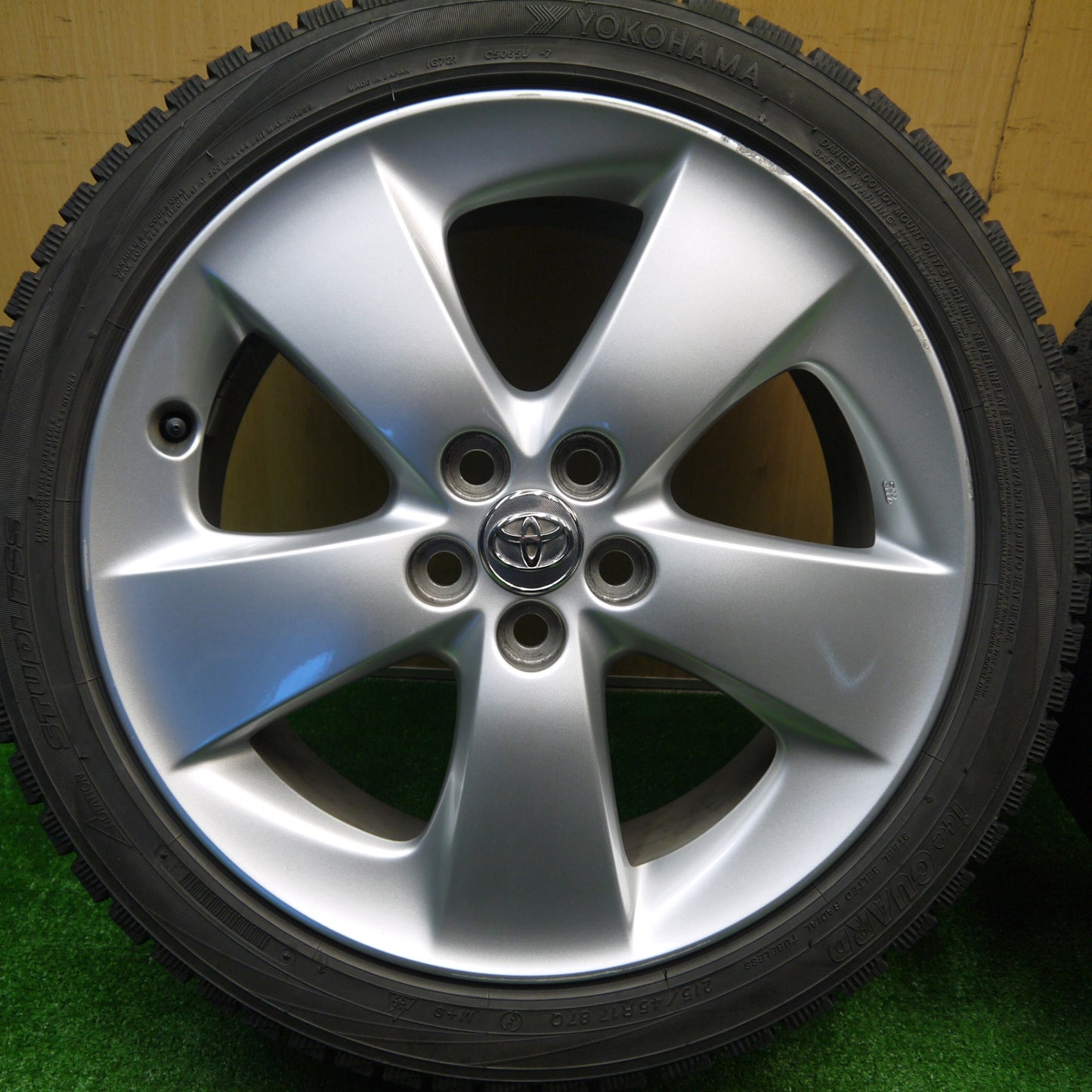 4本価格★トヨタ 30系 プリウス ツーリング 純正 215/45R17 スタッドレス ヨコハマ アイスガード 17インチ PCD100/5H★5102403Hス