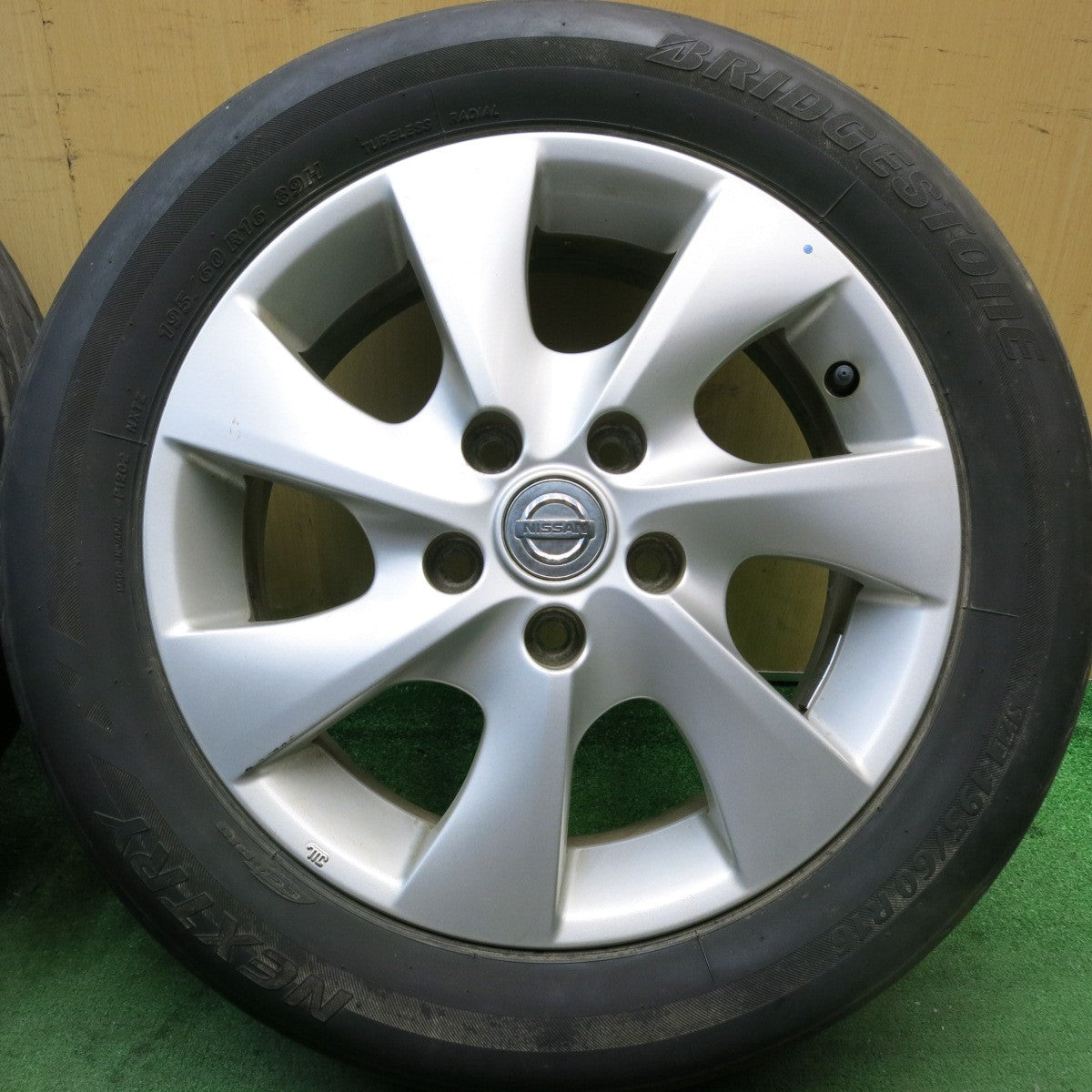 4本価格★日産 C26 セレナ 純正 195/60R16 ブリヂストン ネクストリー エコピア 16インチ PCD114.3/5H★5082406HAノ