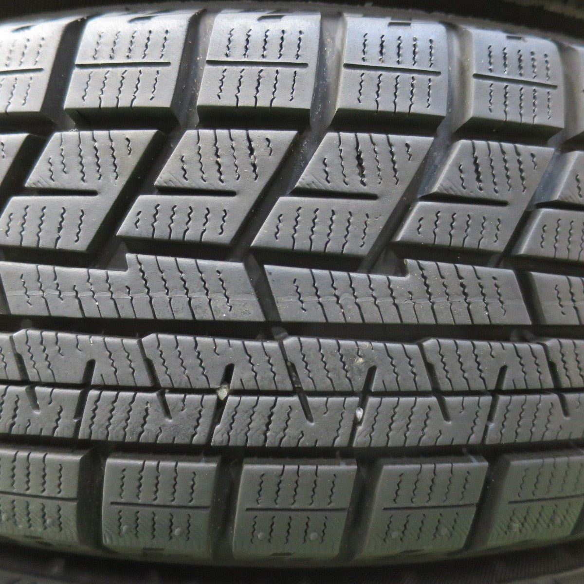 バリ溝！24年！9.5分★スタッドレス 165/65R14 ヨコハマ アイスガード iG60 Exsteer エクスター 14インチ ソリオ ハスラー 等 PCD100/4H★5102008イス