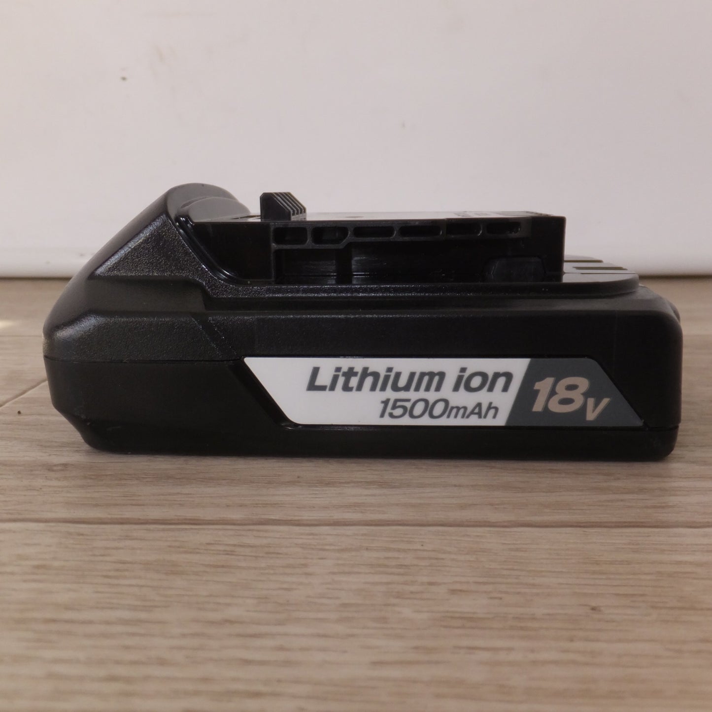 [送料無料] ★京セラ kyocera 充電式チェンソー BCS-1800　電池パック B-1815LA　充電器 UBC-1803L　リョービ 電池パック B-1840L　セット★